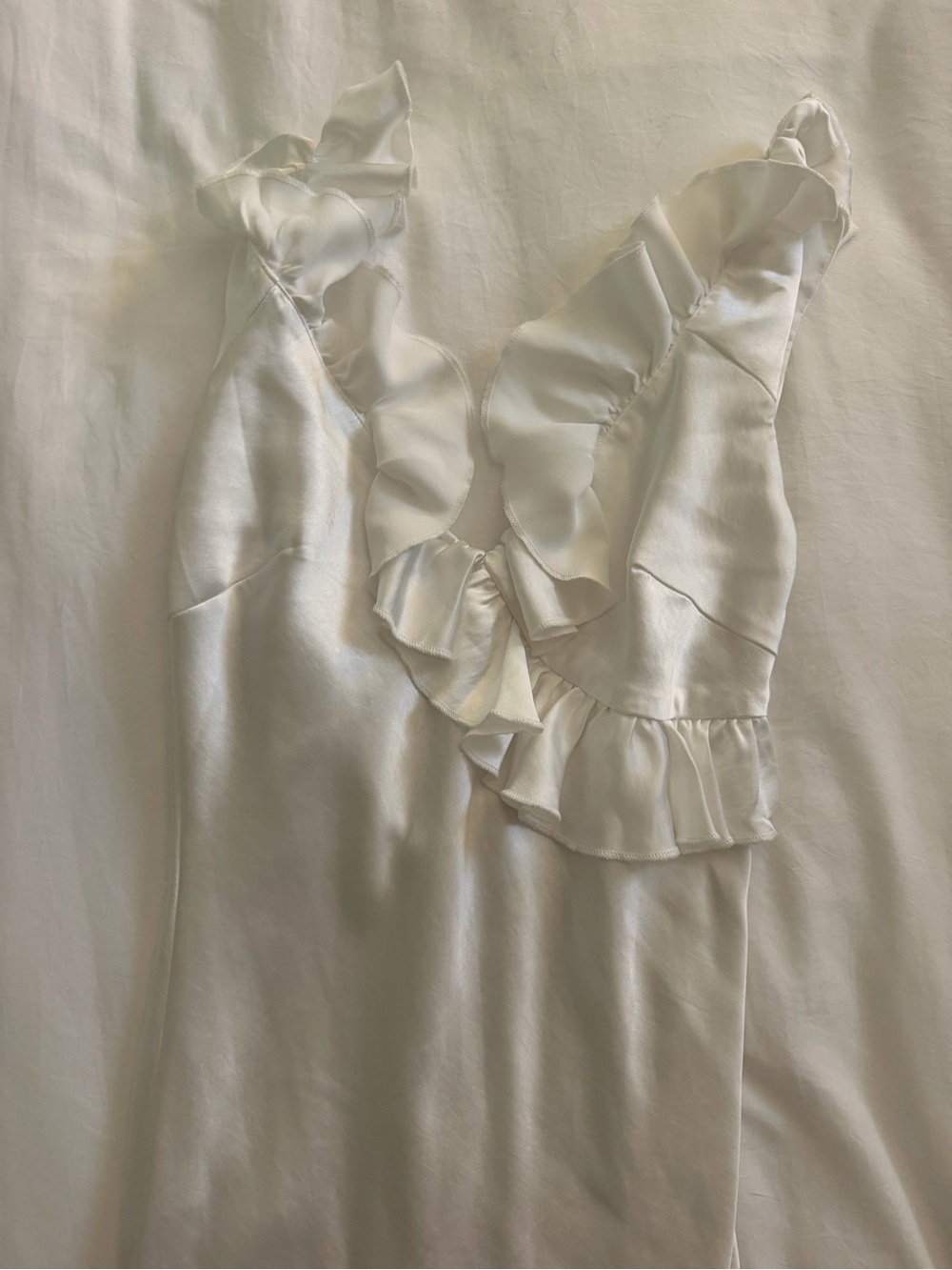 Elegant Bridal White Ruffle-Back Satin Dress - Picture 2 of 6